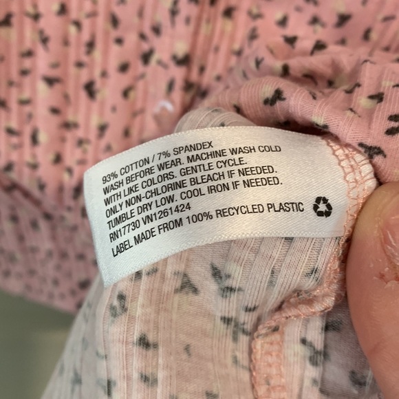 ART Class Target Brand Short Sleeve Ribbed Button Down Pink Floral Top SM Used - Picture 8 of 9